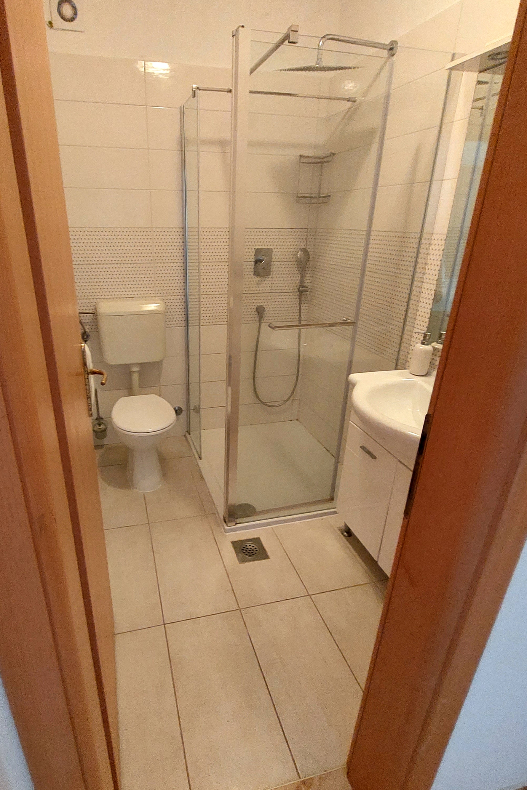 Jednosobni apartman uz plažu Lun, Pag  A-c