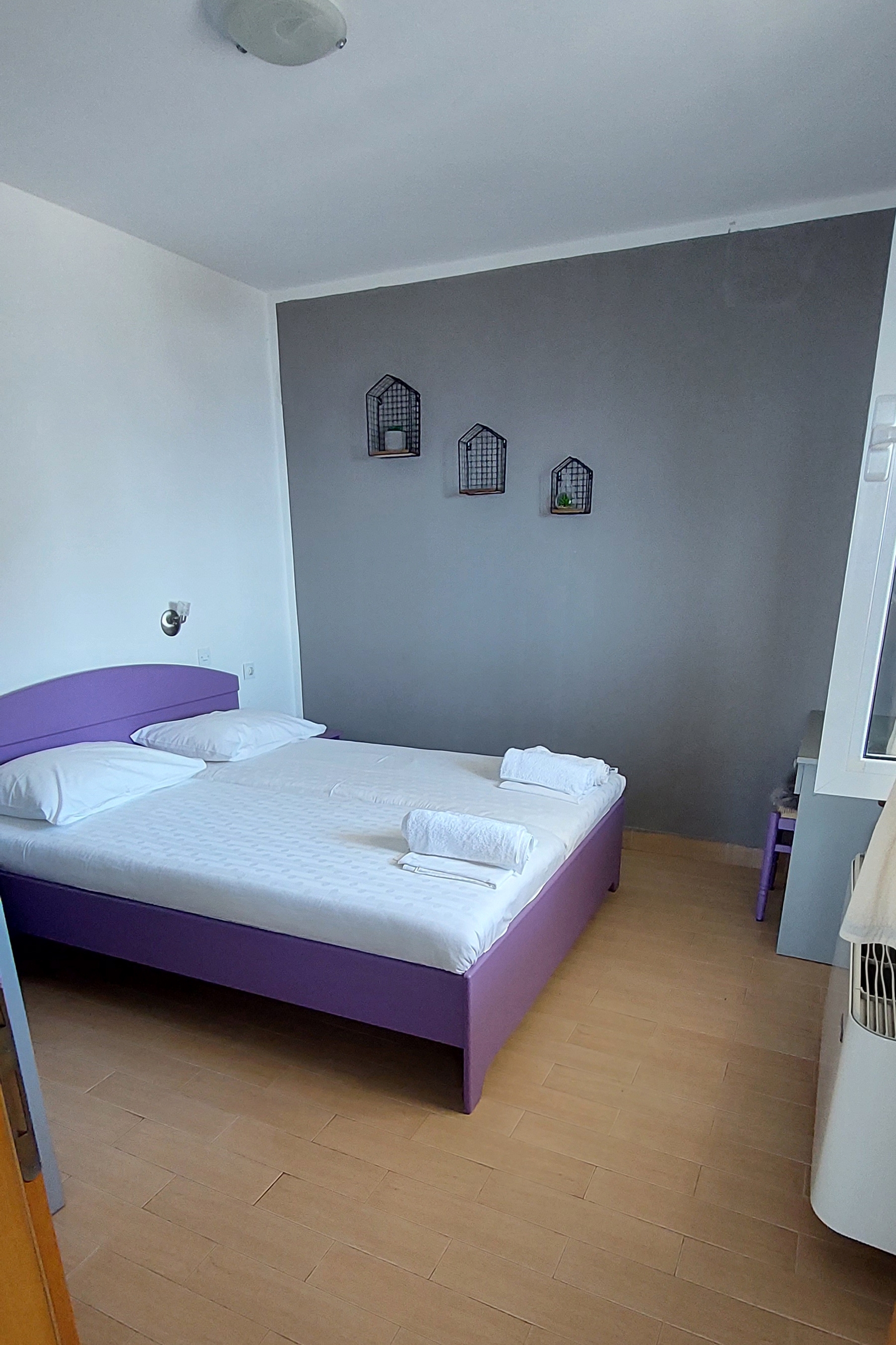 Jednosobni apartman uz plažu Lun, Pag  A-c