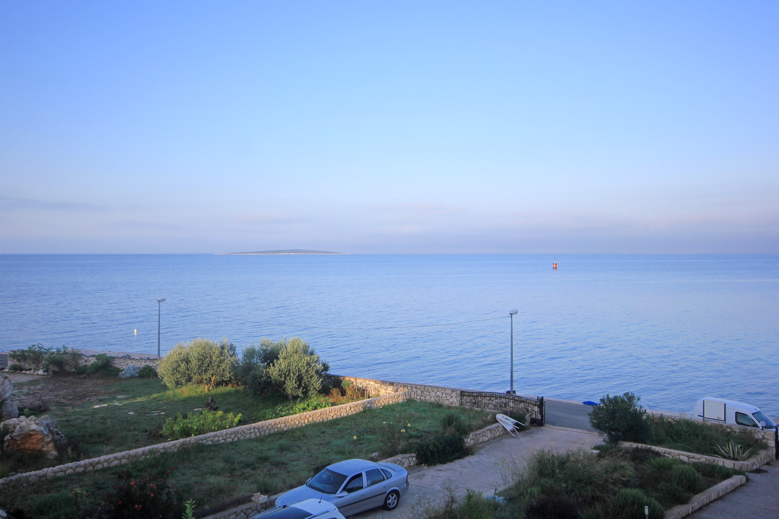 Jednosobni apartman uz plažu Lun, Pag  A-e