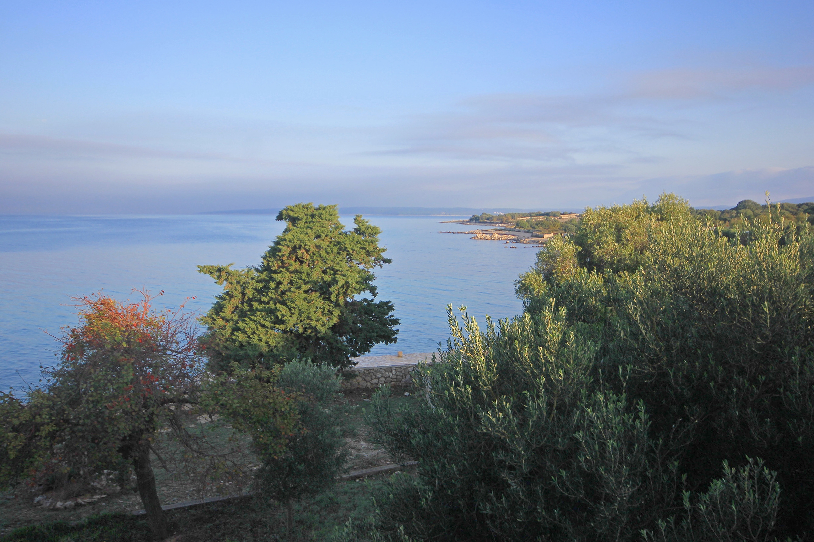 Jednosobni apartman uz plažu Lun, Pag  A-e