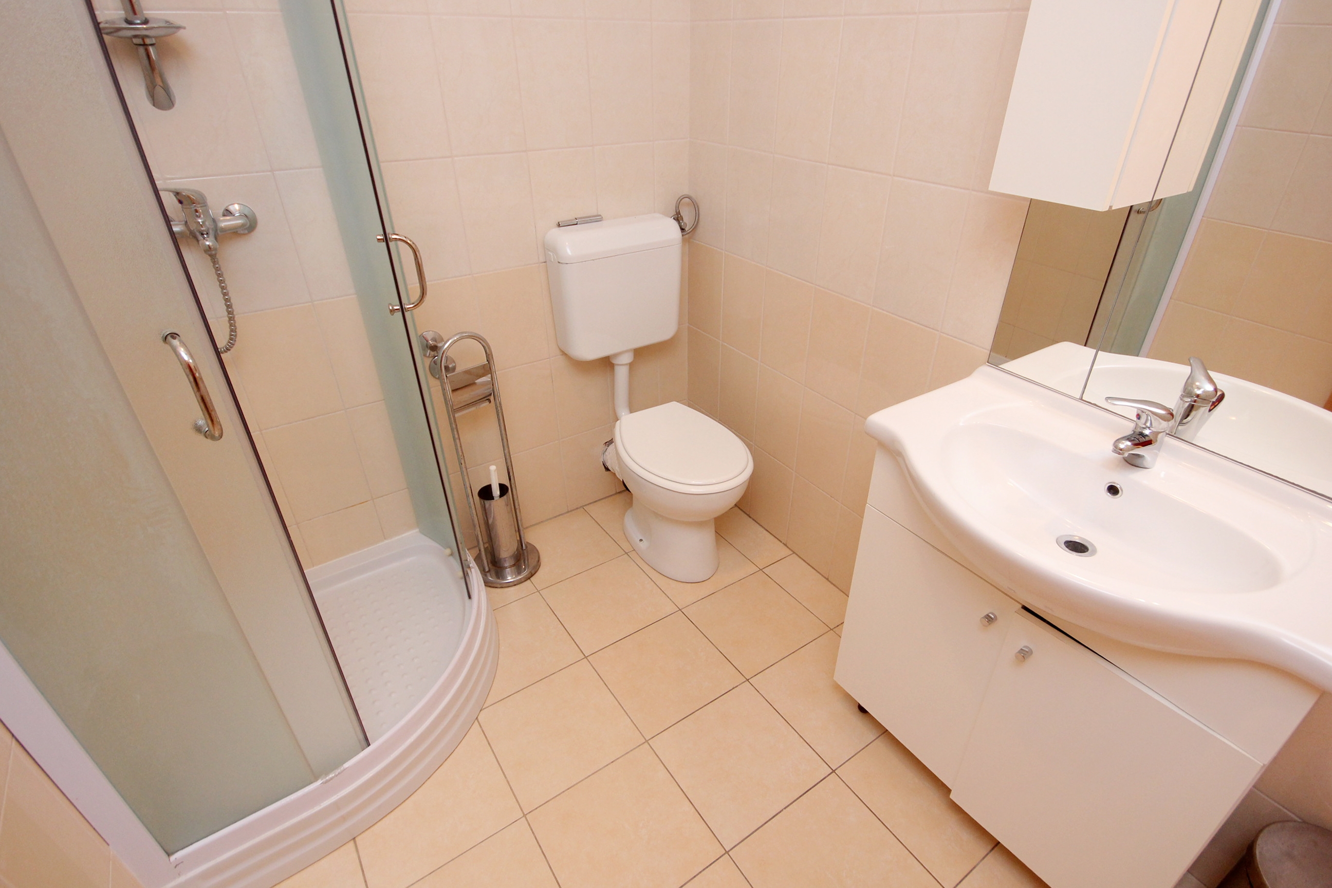 Dvosobni apartman uz plažu Lun, Pag  A-f