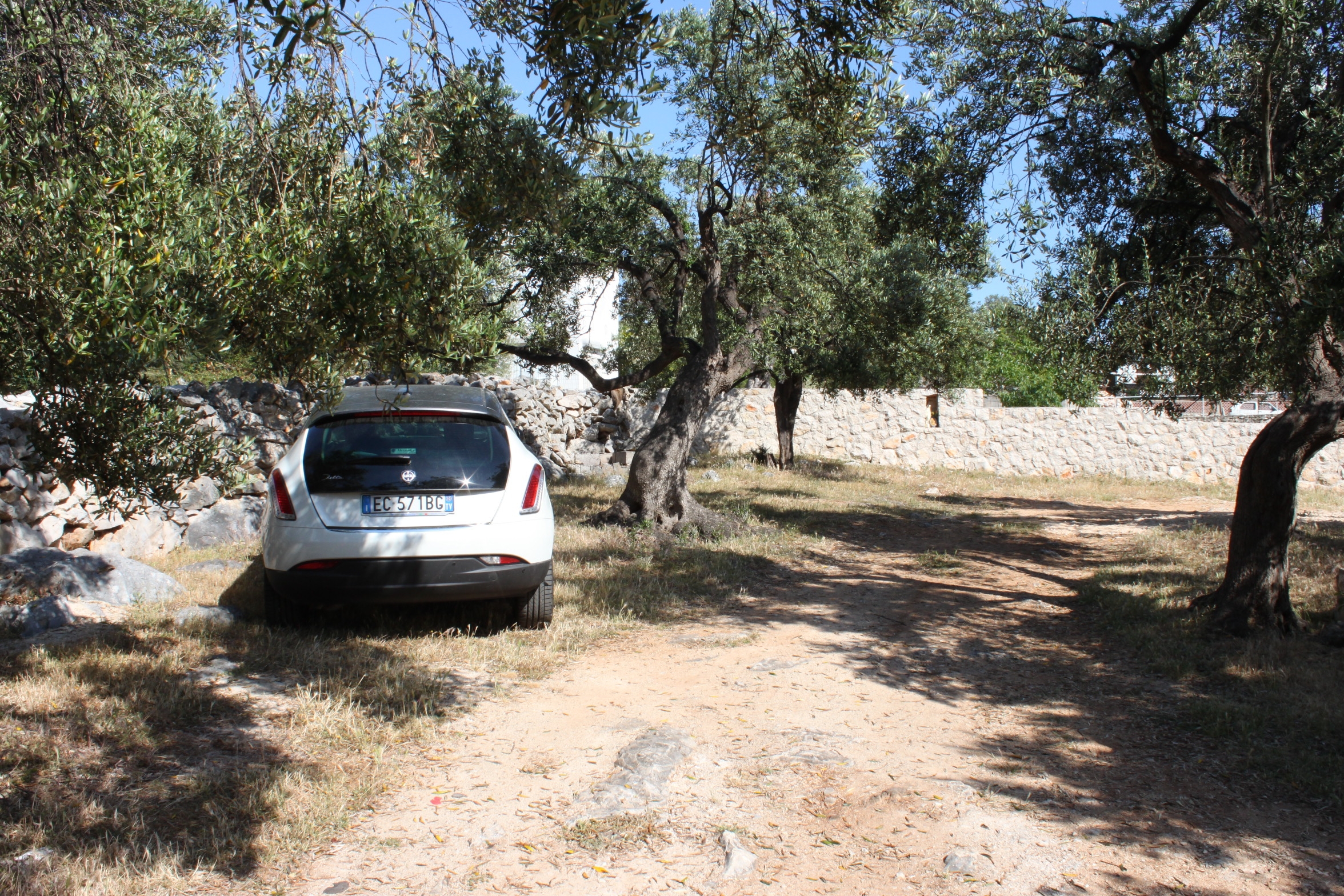 Dvosobni apartman uz plažu Lun, Pag  A-f