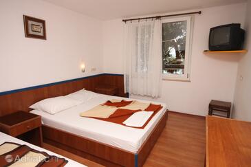 Drašnice, Bedroom in the room, air condition available and WiFi.