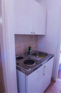 Drašnice, Kitchen in the studio-apartment, WiFi.