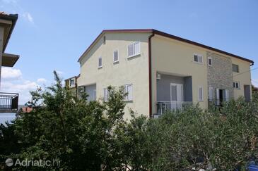 Property Starigrad, Paklenica, Property 3331 - Apartments and Rooms near sea with pebble beach.