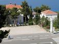 Parking lot Starigrad, Paklenica, Parking lot 3333 - Rooms near sea with pebble beach.