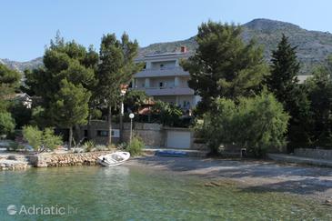 Property Starigrad, Paklenica, Property 3333 - Rooms near sea with pebble beach.