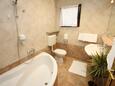 Ванная комната Starigrad, Ванная комната в размещении типа room, Домашние животные допускаются и WiFi.