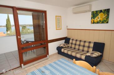 Dajla, Sala de estar in the apartment, air condition available, (pet friendly) y WiFi.