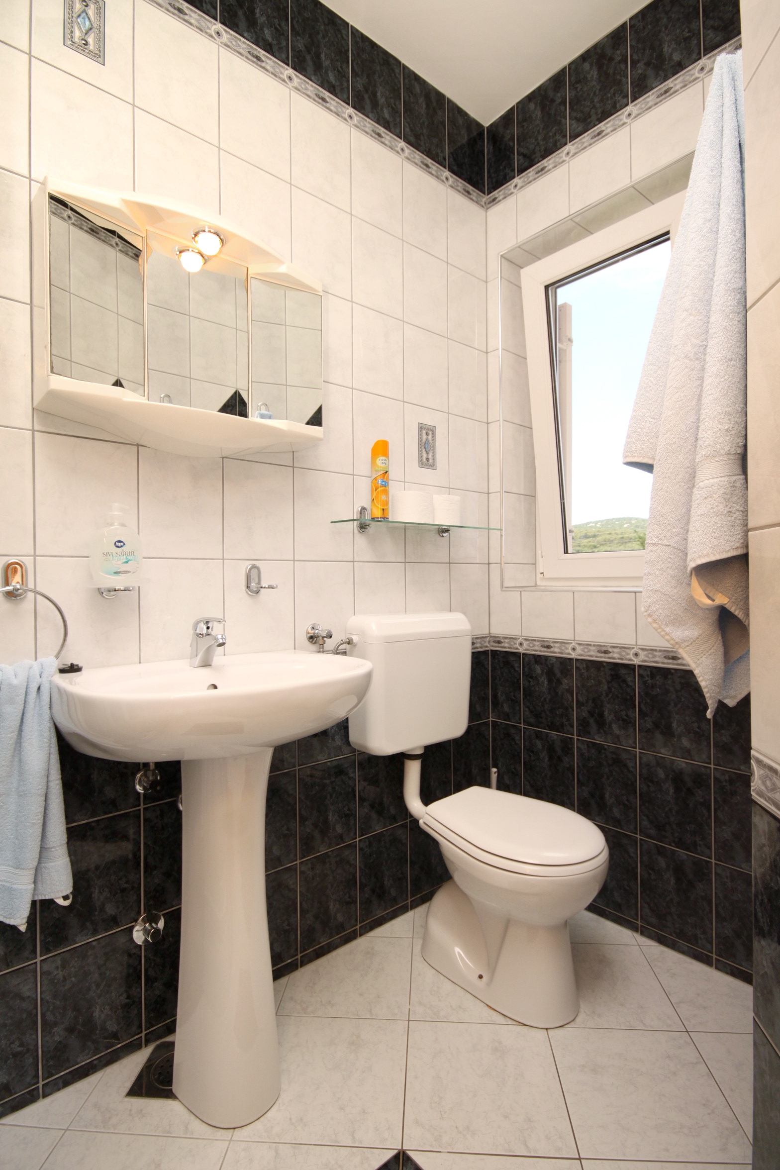 One bedroom apartment near beach Kraj, Pašman  A-c