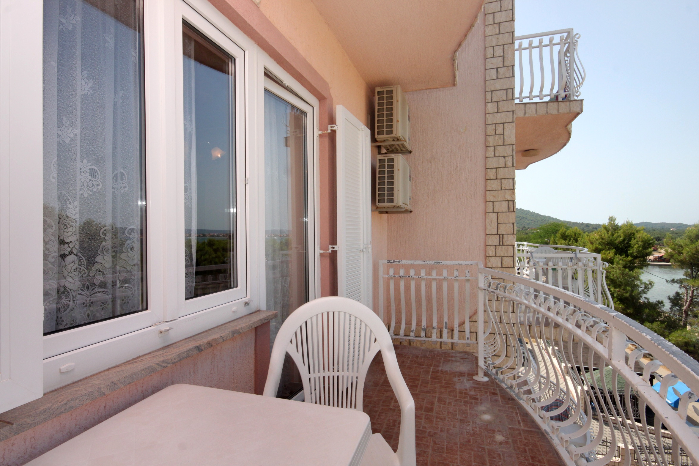 One bedroom apartment near beach Kraj, Pašman  A-e