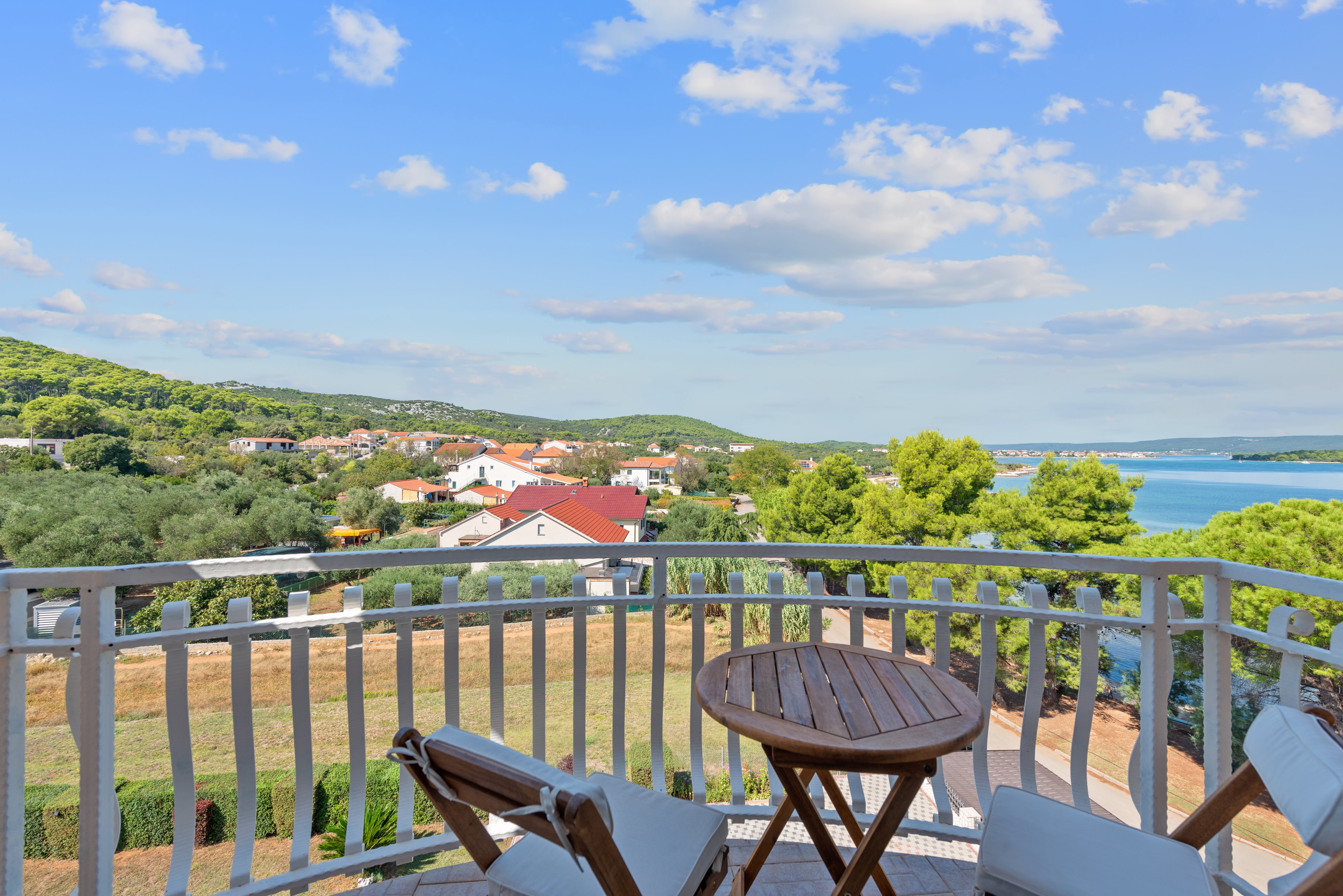 Four-bedroom apartment near beach Kraj (Pašman) (A-334-f) Four-bedroom apartment near beach Kraj (Pašman) (A-334-f)