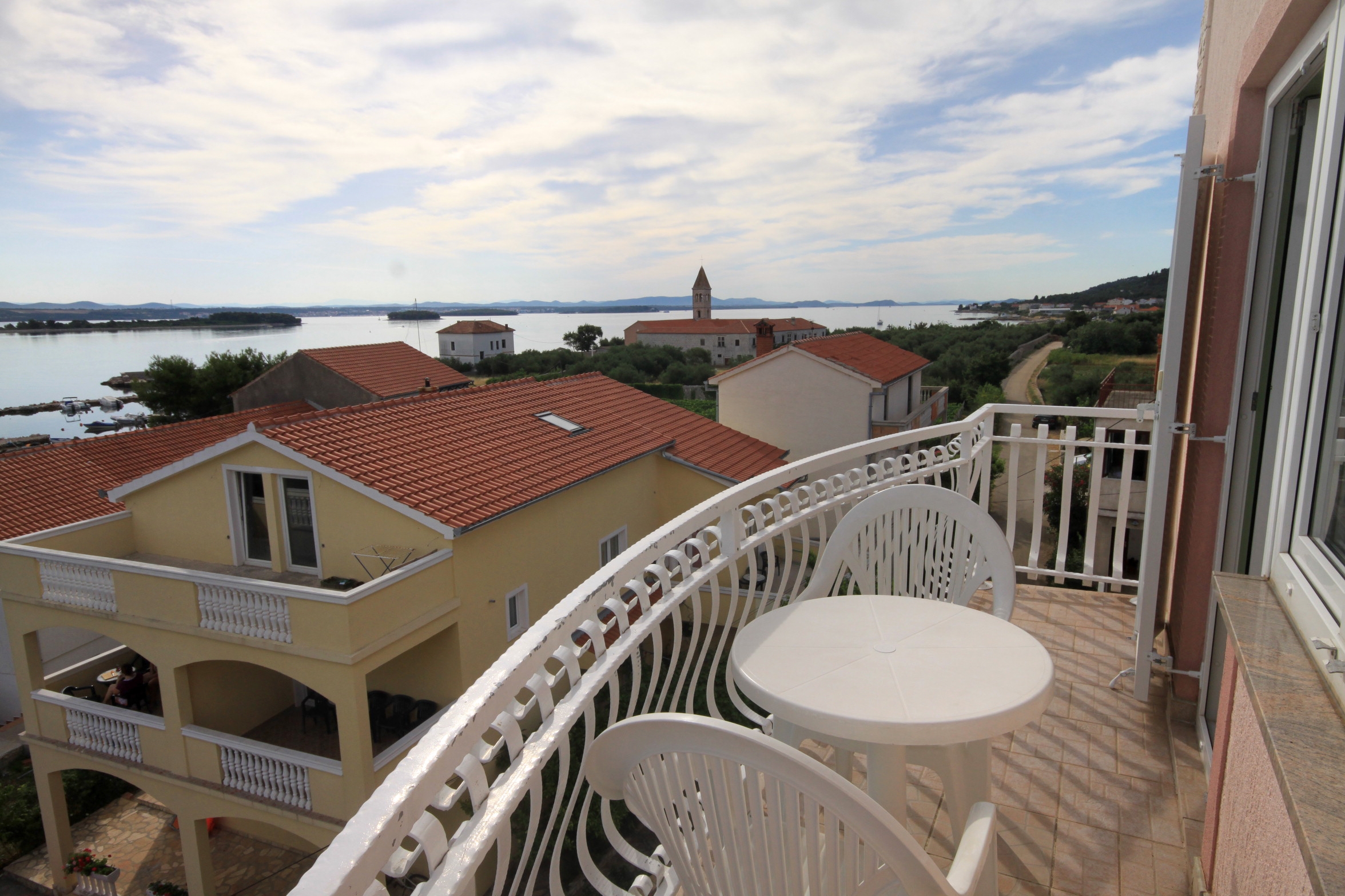 Four bedroom apartment near beach Kraj, Pašman  A-f