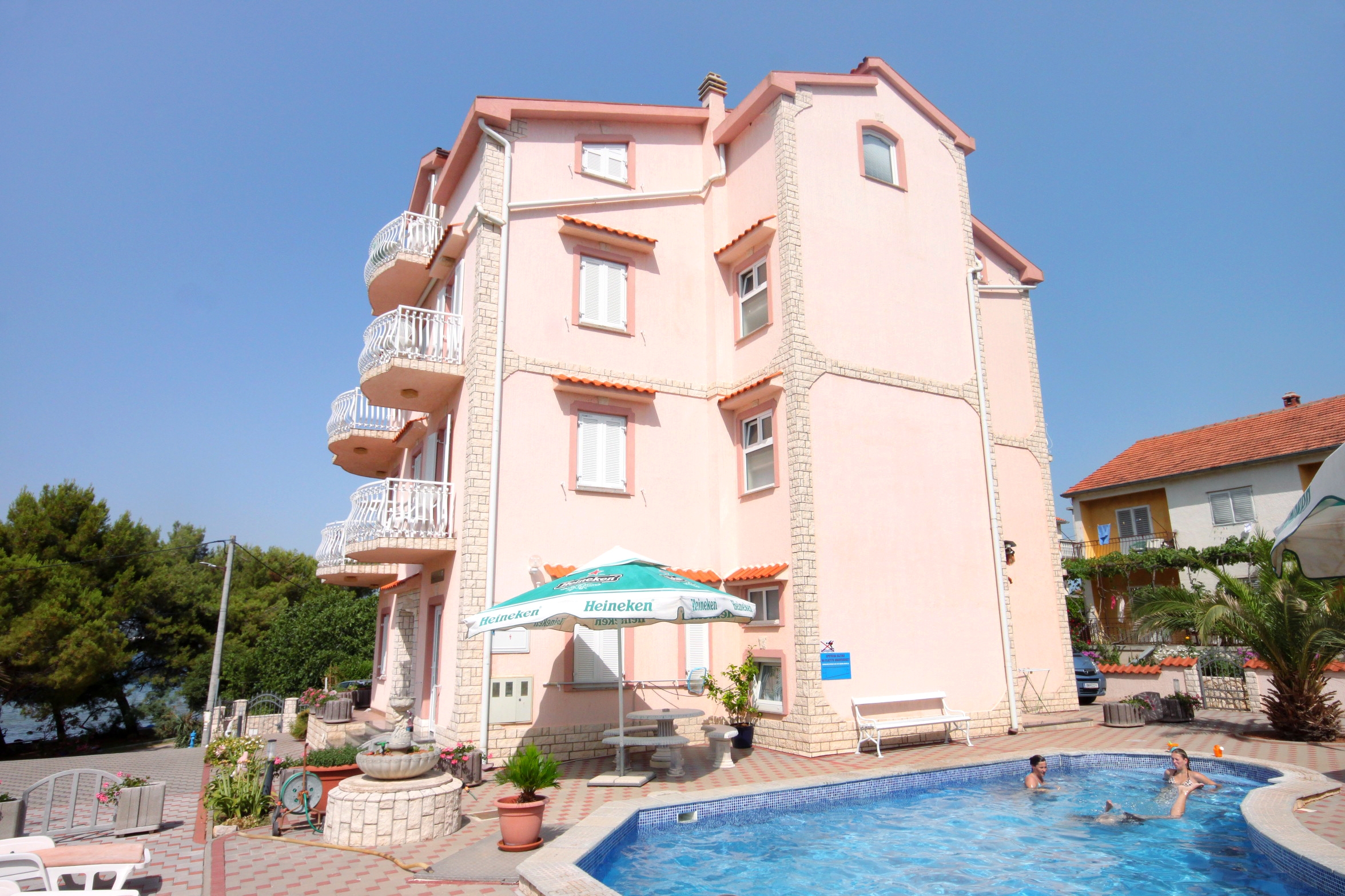Two bedroom apartment near beach Kraj, Pašman  A-d
