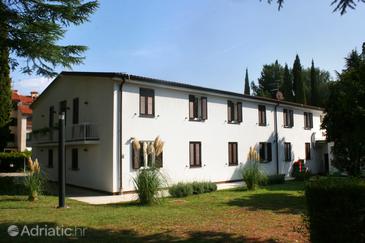 Property Novigrad, Novigrad, Property 3352 - Rooms with pebble beach.