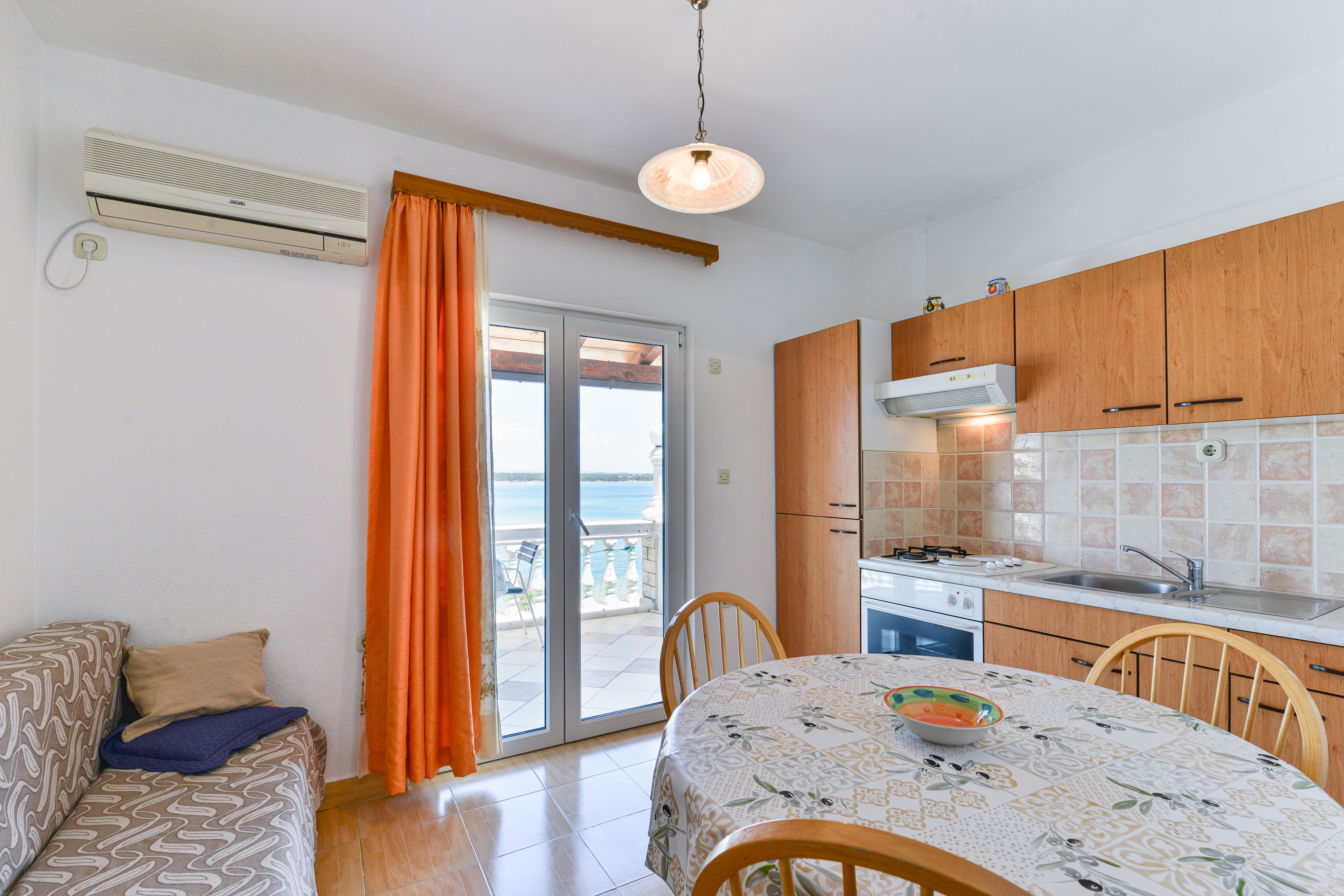 One bedroom apartment near beach Tkon, Pašman (A-336-b) One bedroom apartment near beach Tkon, Pašman (A-336-b)
