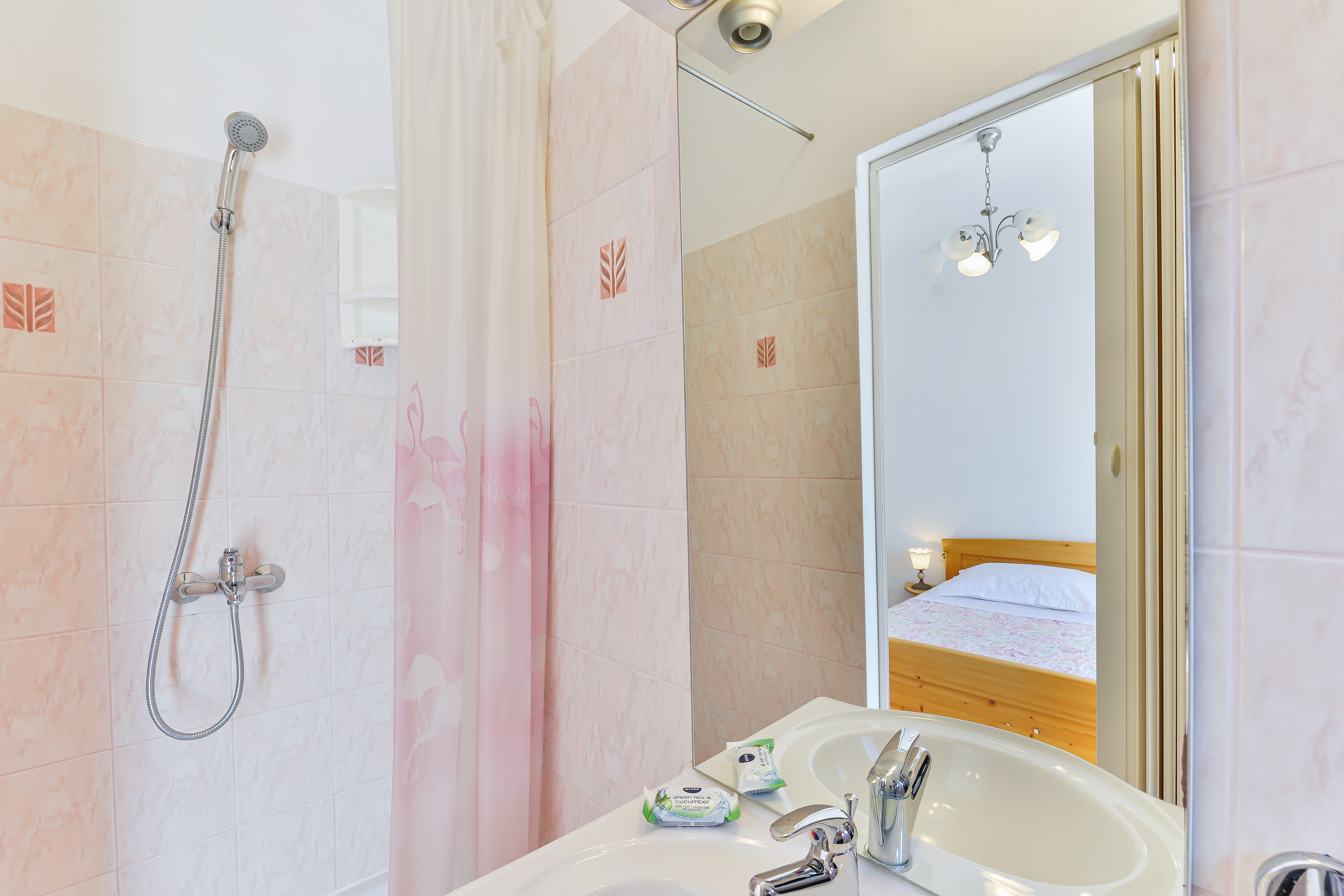 Two bedroom apartment near beach Tkon, Pašman  A-c