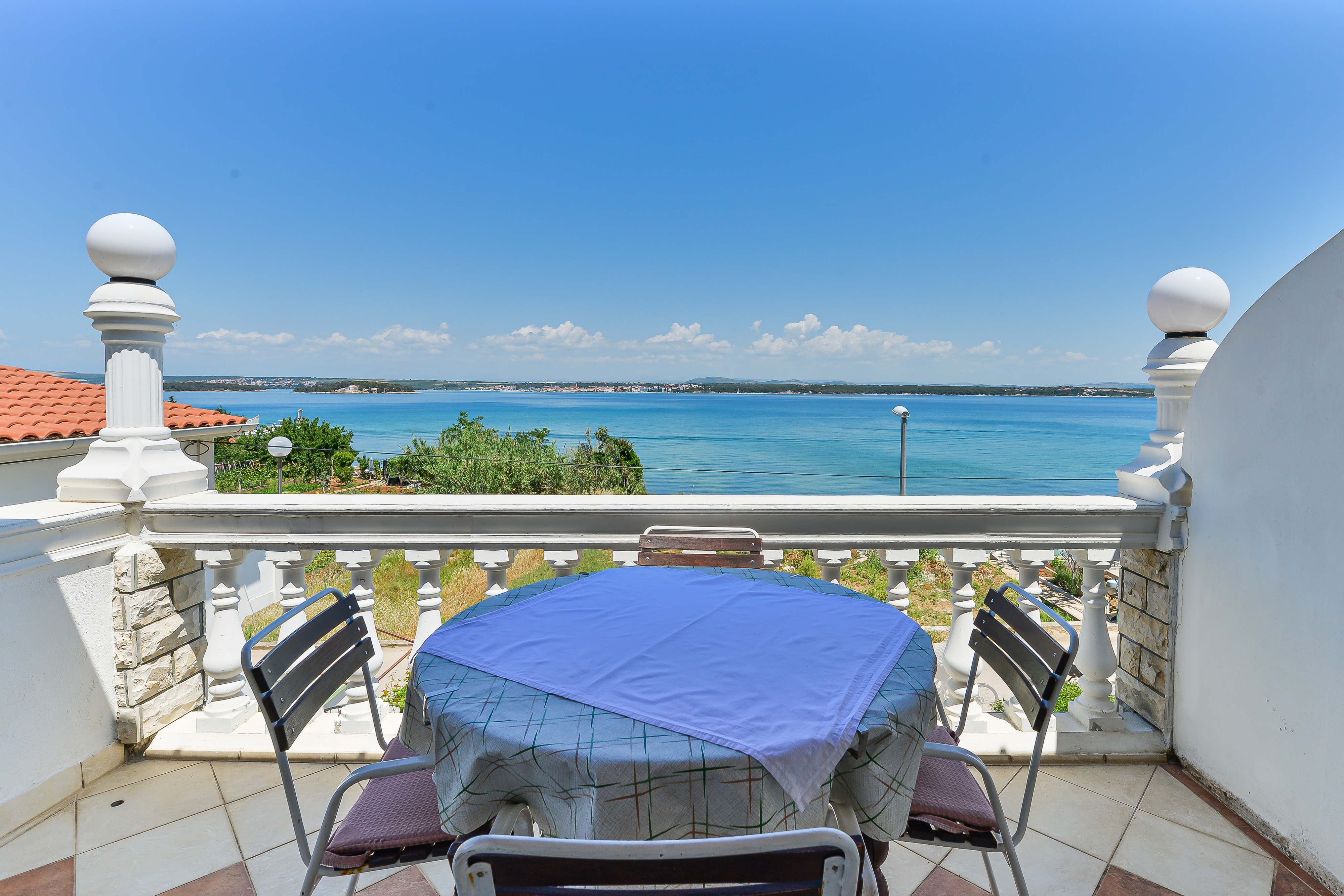 Two bedroom apartment near beach Tkon, Pašman  A-c