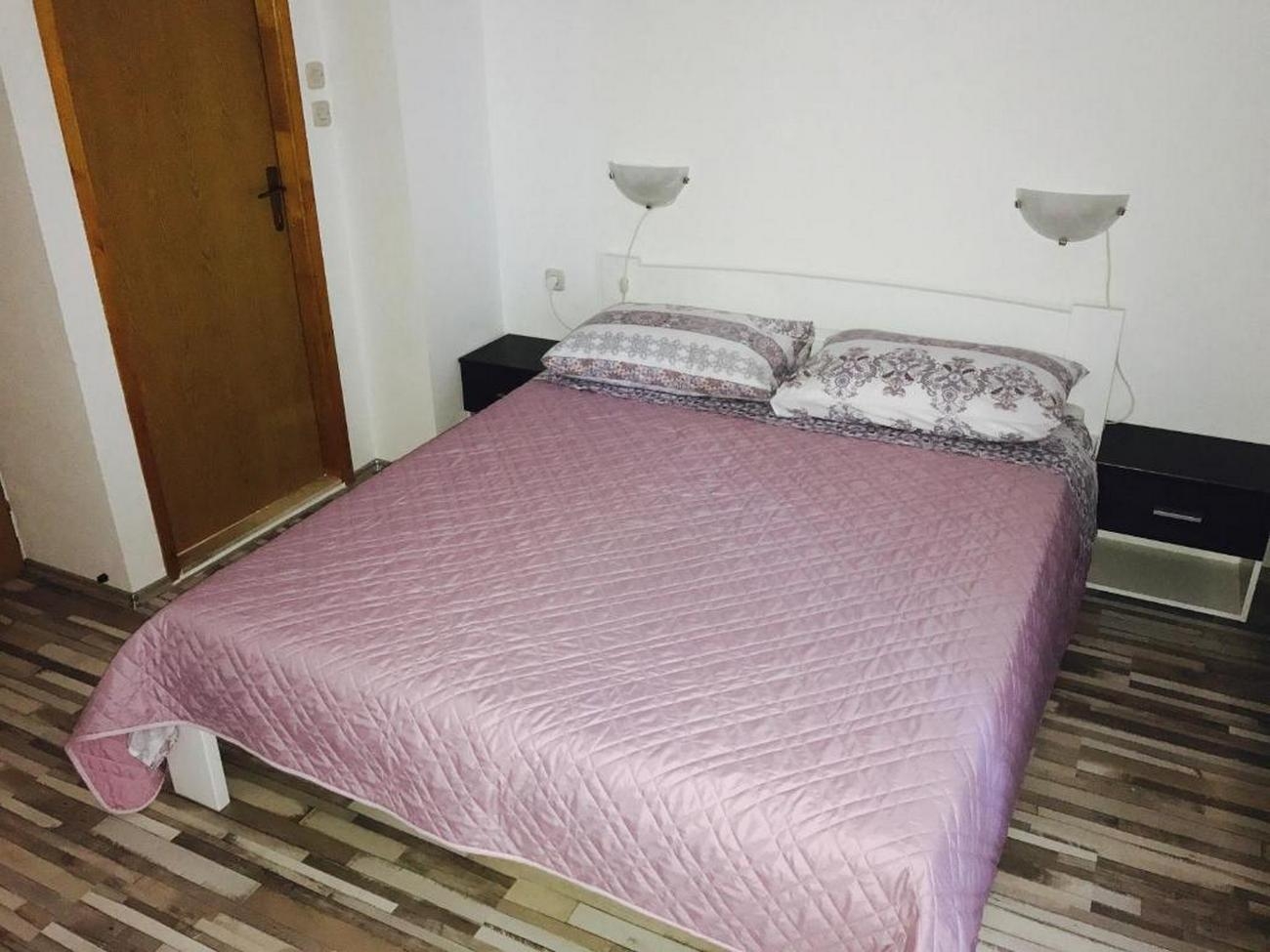 One bedroom apartment near beach Tkon, Pašman  A-d