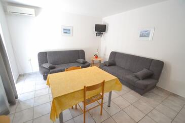 Jídelna Novigrad, Jídelna v ubytování typu apartment, dostupna klima, dopusteni kucni ljubimci i WIFI.