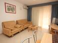 Living room Umag, Living room in the apartment, dostupna klima i WIFI.