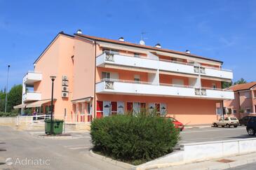 Property Umag, Umag, Property 3367 - Apartments with sandy beach.