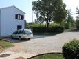 Parking lot Dajla, Novigrad, Parking lot 3371 - Apartments near sea with pebble beach.