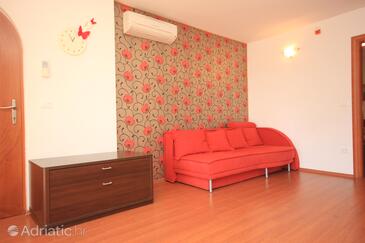 Rovinj, Living room in the apartment, air condition available, (pet friendly) and WiFi.