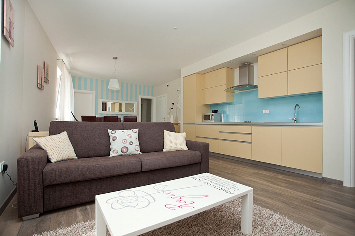 Three bedroom apartment with terrace Rovinj  A-a