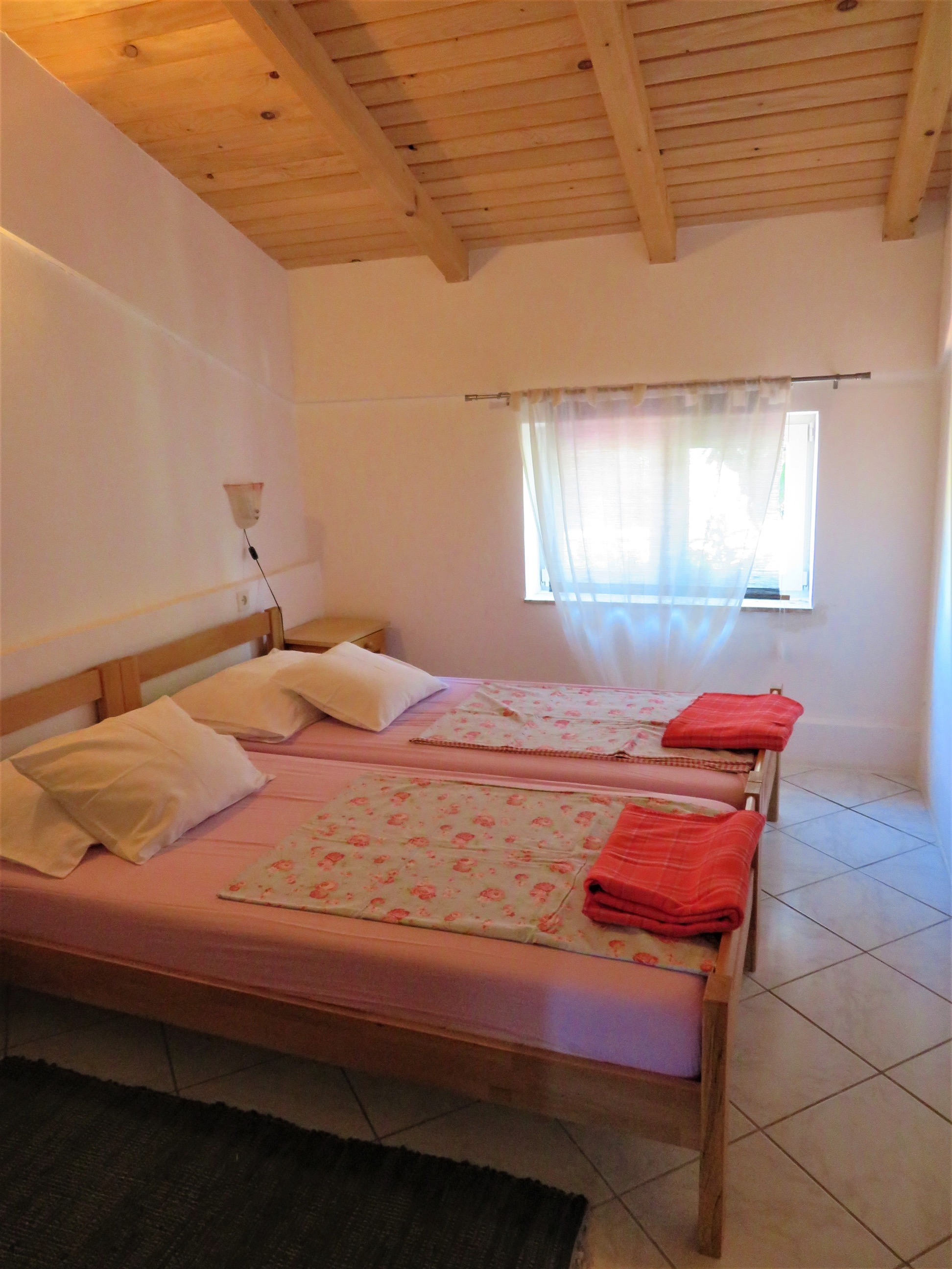 Comfortable and spacious house near beach Ždrelac, Pašman  K