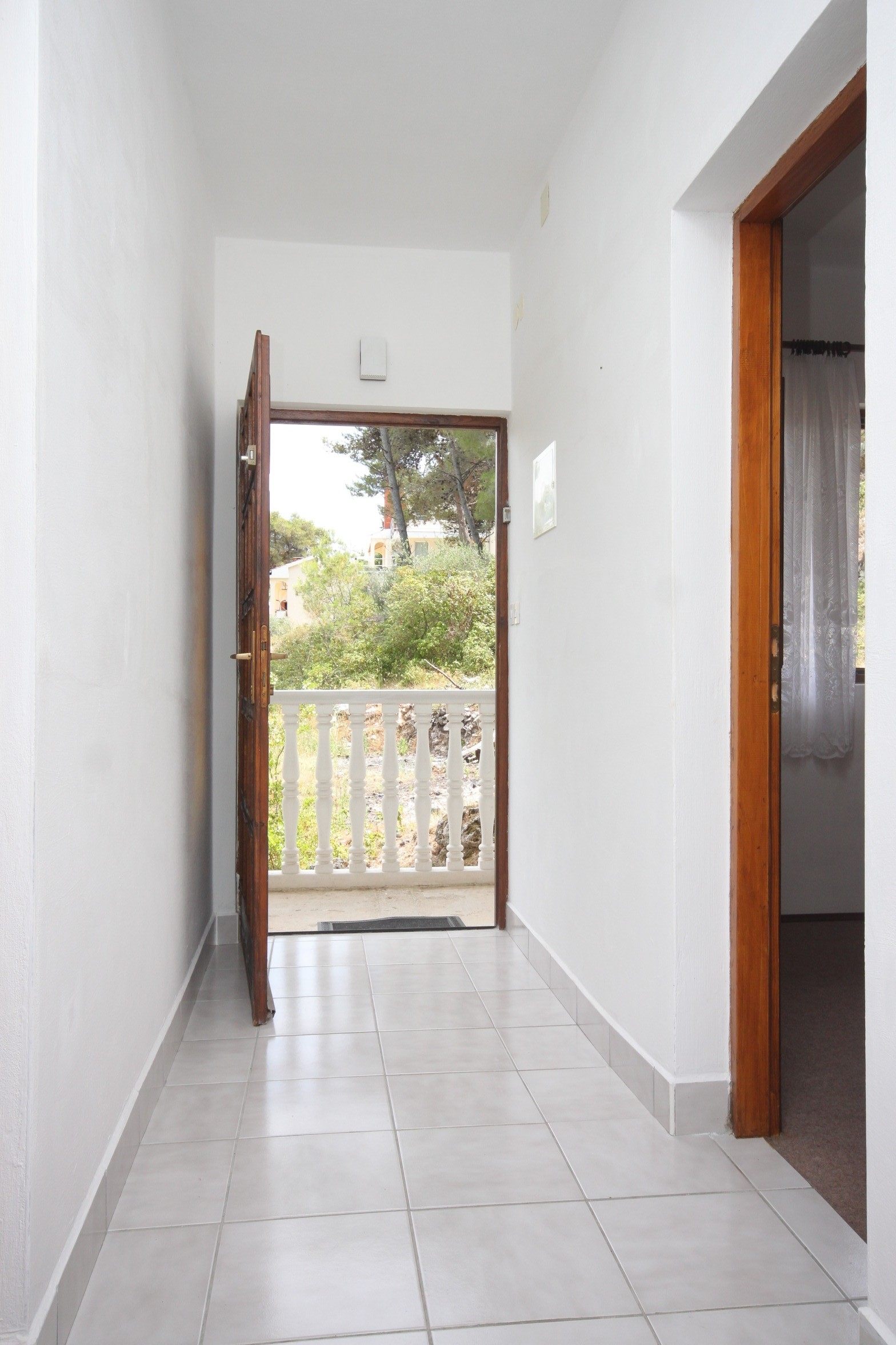 Two bedroom apartment near beach Kali, Ugljan  A-b