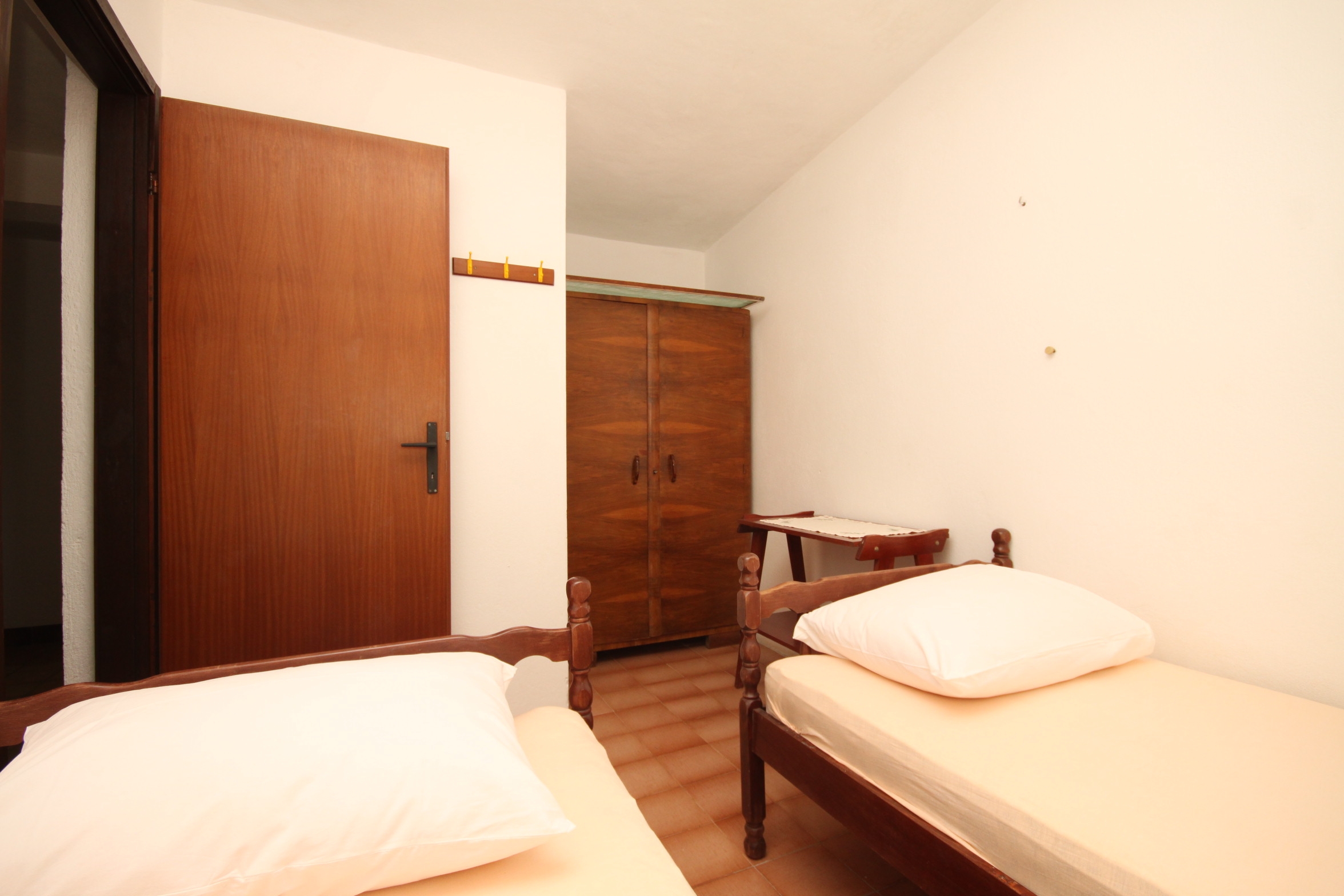Three bedroom apartment near beach Lavdara, Dugi otok  A-a