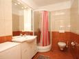 Bathroom 1 Kraj, Bathroom 1 in the apartment, (pet friendly) and WiFi.