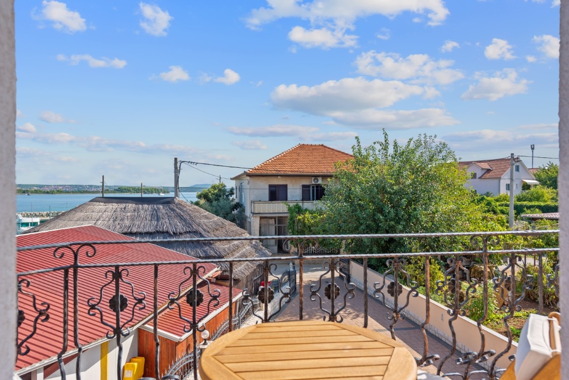 Two bedroom apartment near beach Kraj, Pašman  A-b