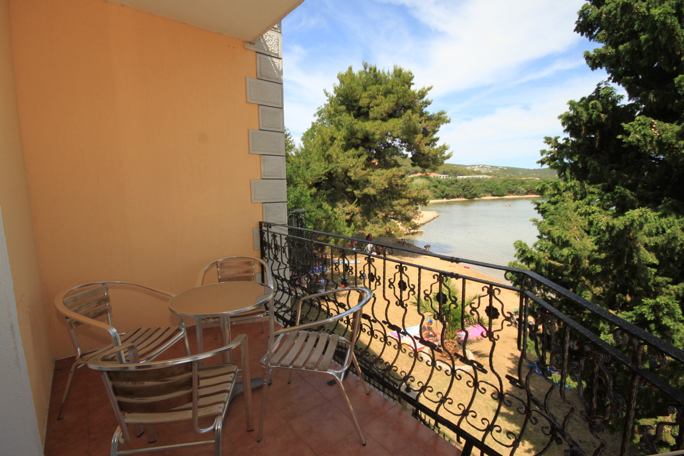 Two bedroom apartment near beach Kraj (Pašman) (A-3460-b) Two bedroom apartment near beach Kraj (Pašman) (A-3460-b)