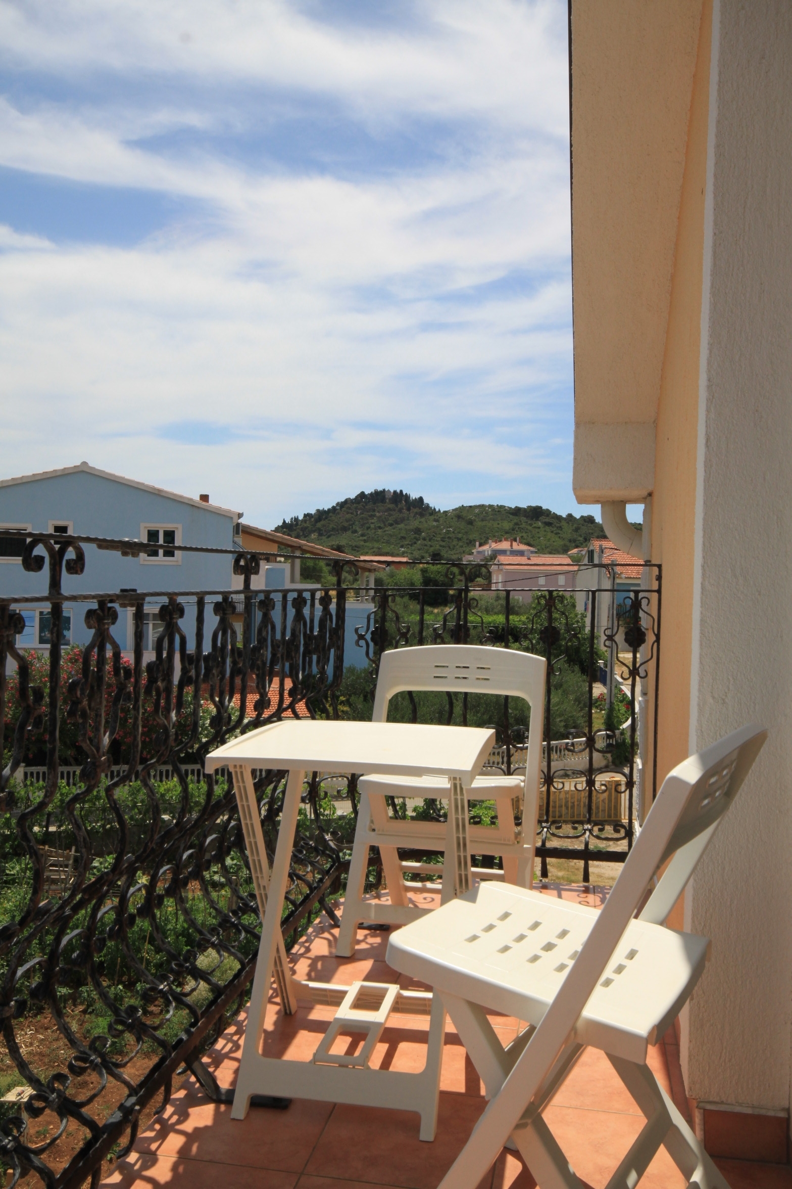 Two bedroom apartment near beach Kraj, Pašman  A-d