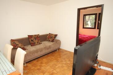 Living room Ubli, Living room in the apartment, dopusteni kucni ljubimci.