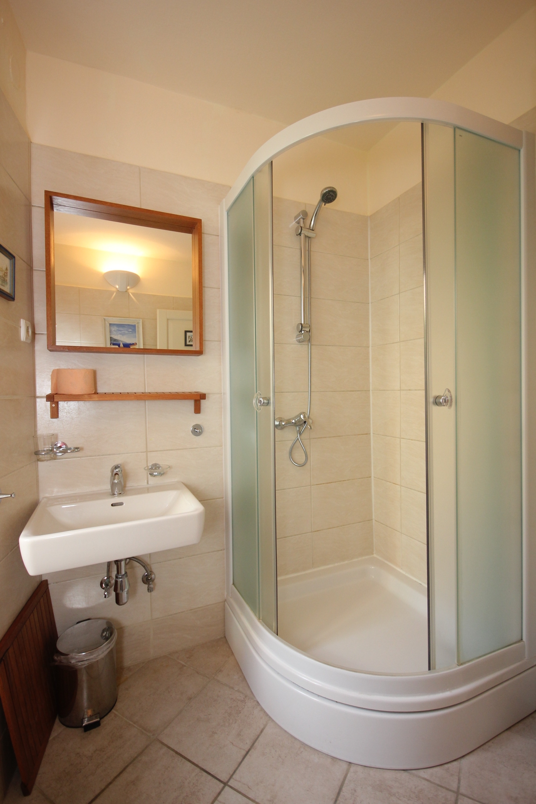 Four bedroom house near beach Komiža, Vis  K
