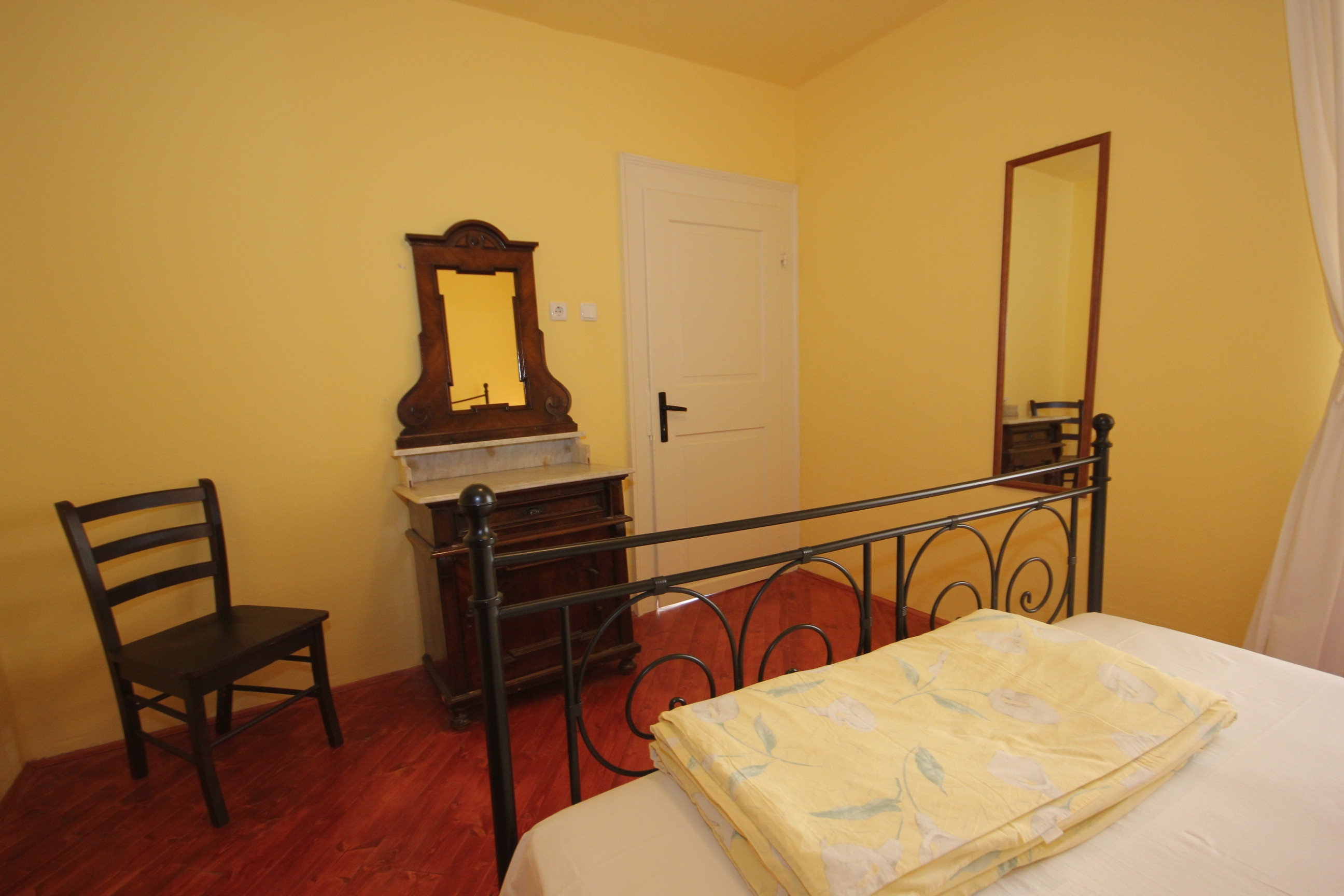 Four bedroom house near beach Komiža, Vis  K