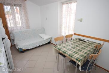 Dining room Nerezine, Dining room in the apartment, dopusteni kucni ljubimci i WIFI.