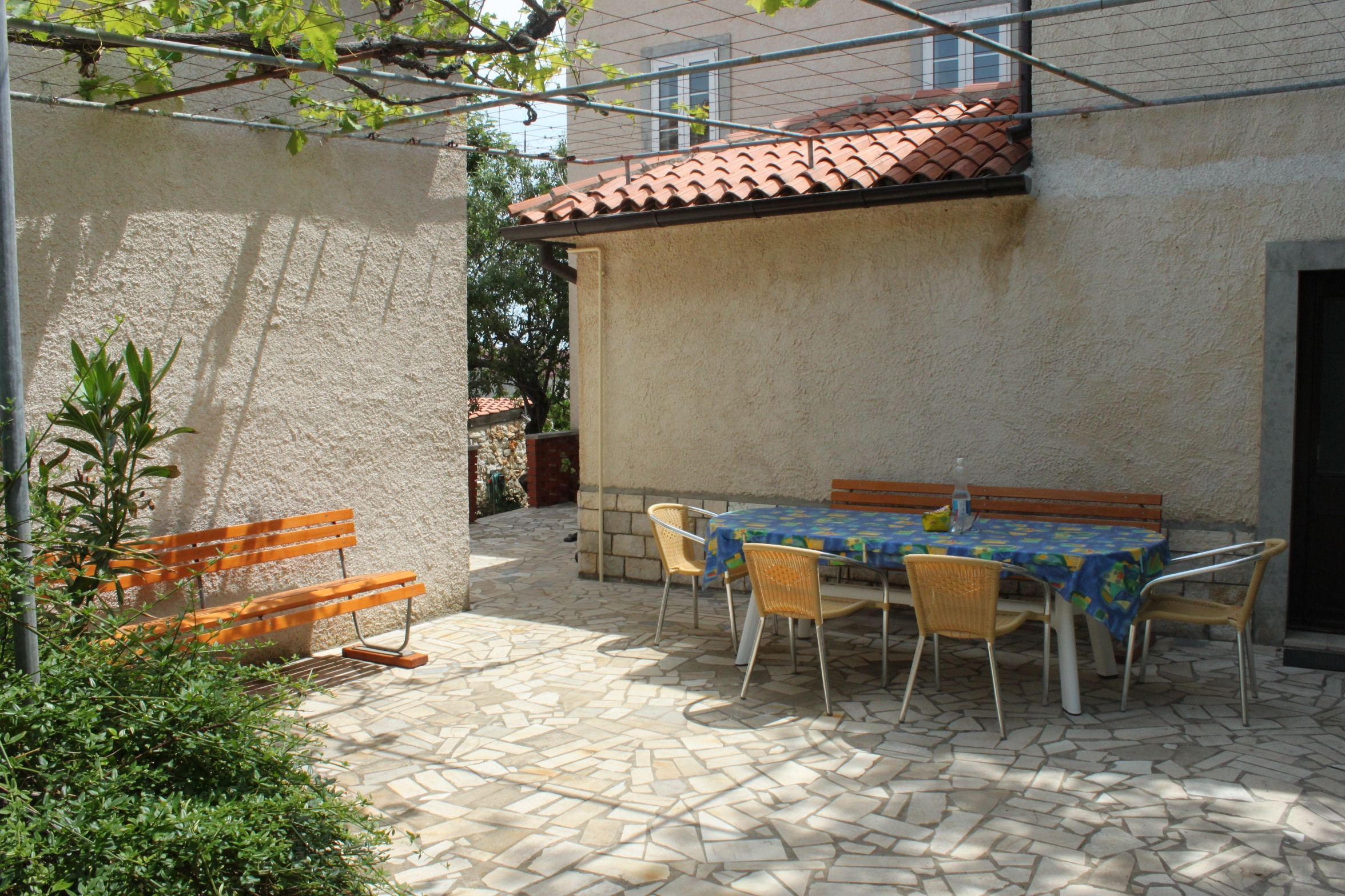 Two bedroom apartment with terrace Nerezine, Lošinj (A-3479-b)