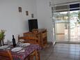 Dining room Verunić, Dining room in the apartment, (pet friendly) and WiFi.