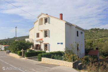 Property Mala Lamjana, Ugljan, Property 350 - Apartments with pebble beach.