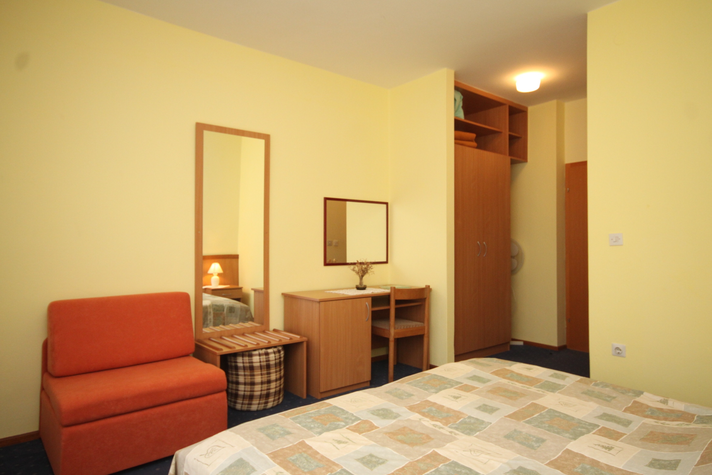 Room near beach Muline (Ugljan) (S-3538-h) Room near beach Muline (Ugljan) (S-3538-h)