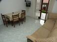 Dining room Preko, Dining room in the apartment, dopusteni kucni ljubimci.