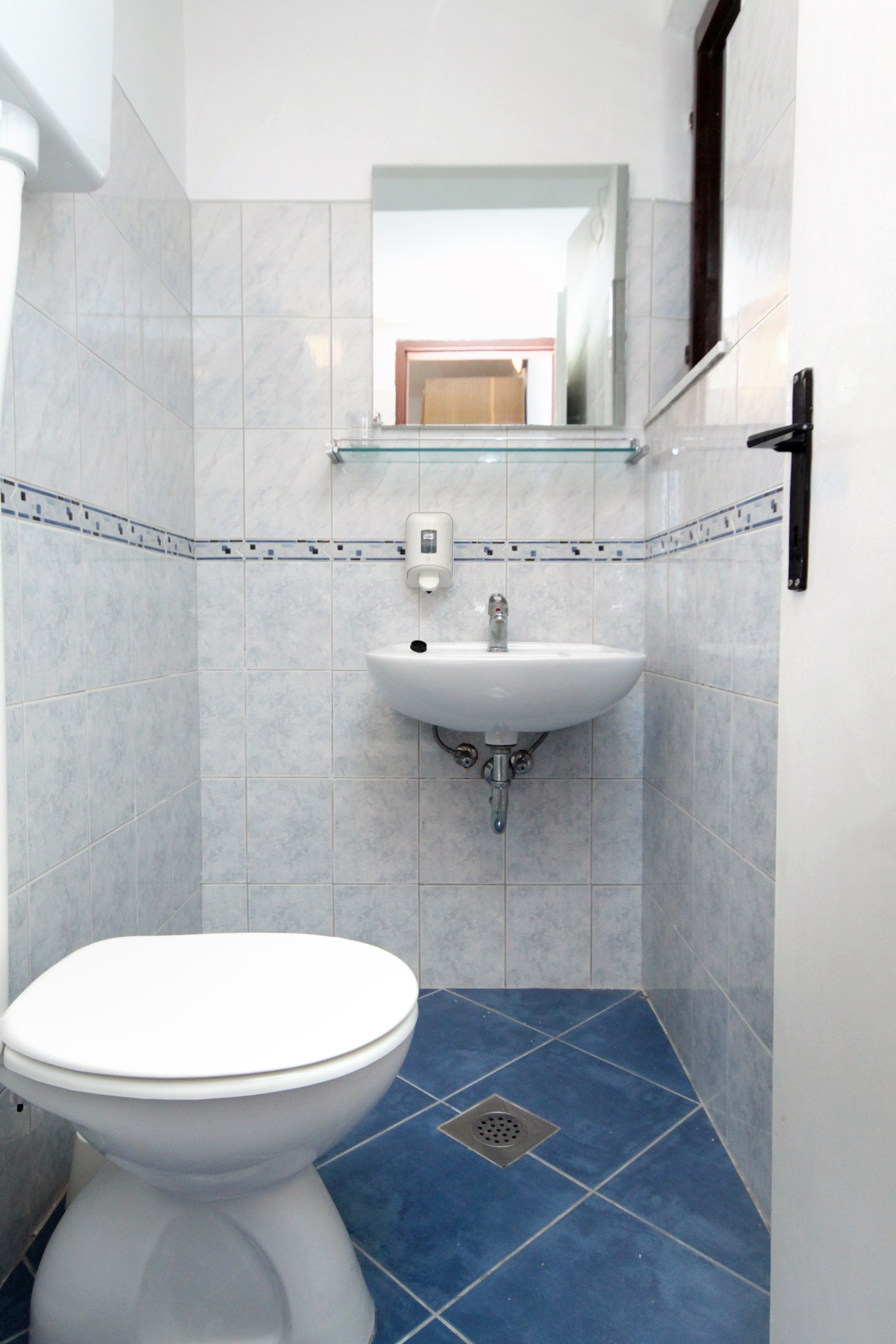 One bedroom apartment near beach Molunat, Dubrovnik  A-a