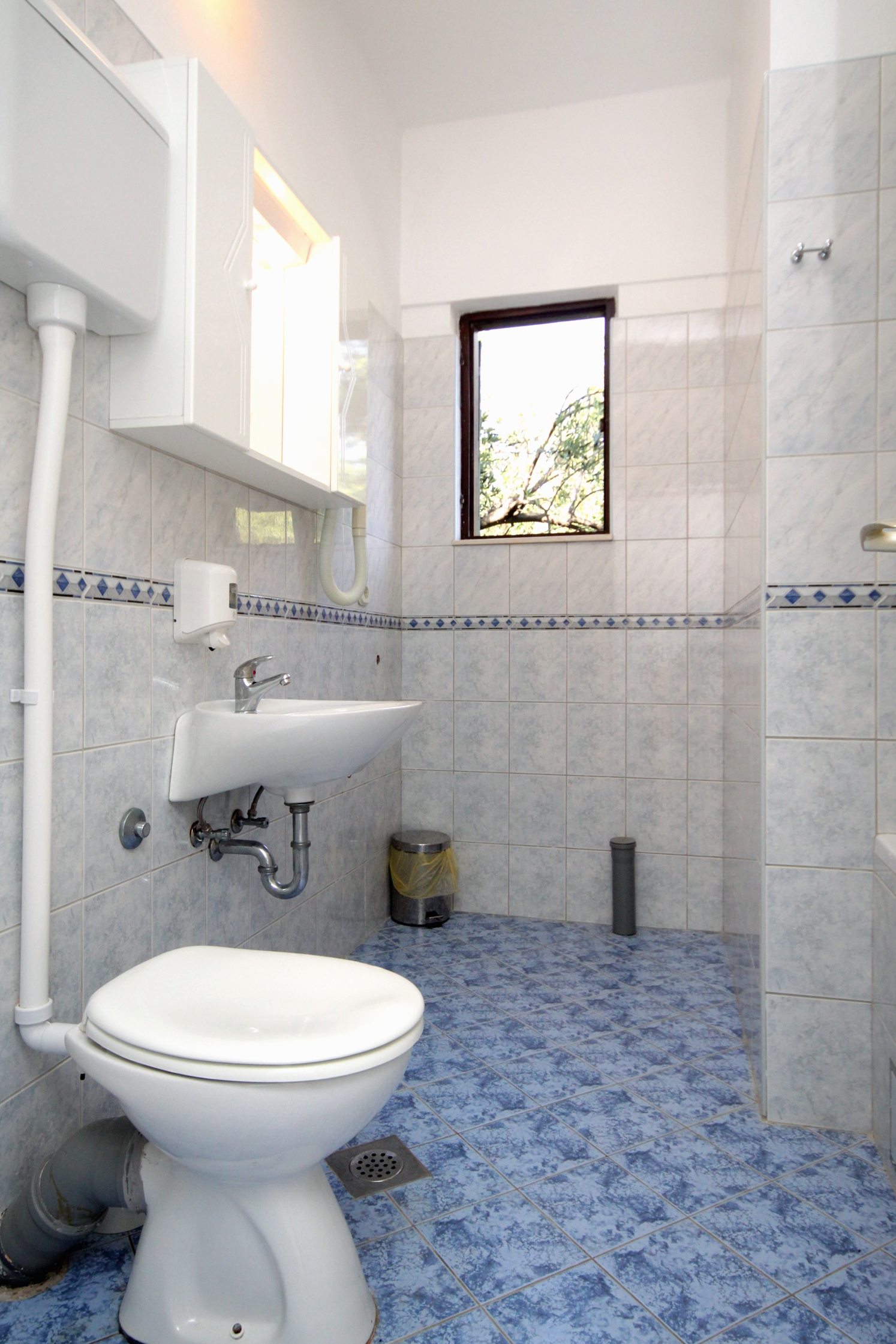 One bedroom apartment near beach Molunat, Dubrovnik  A-a