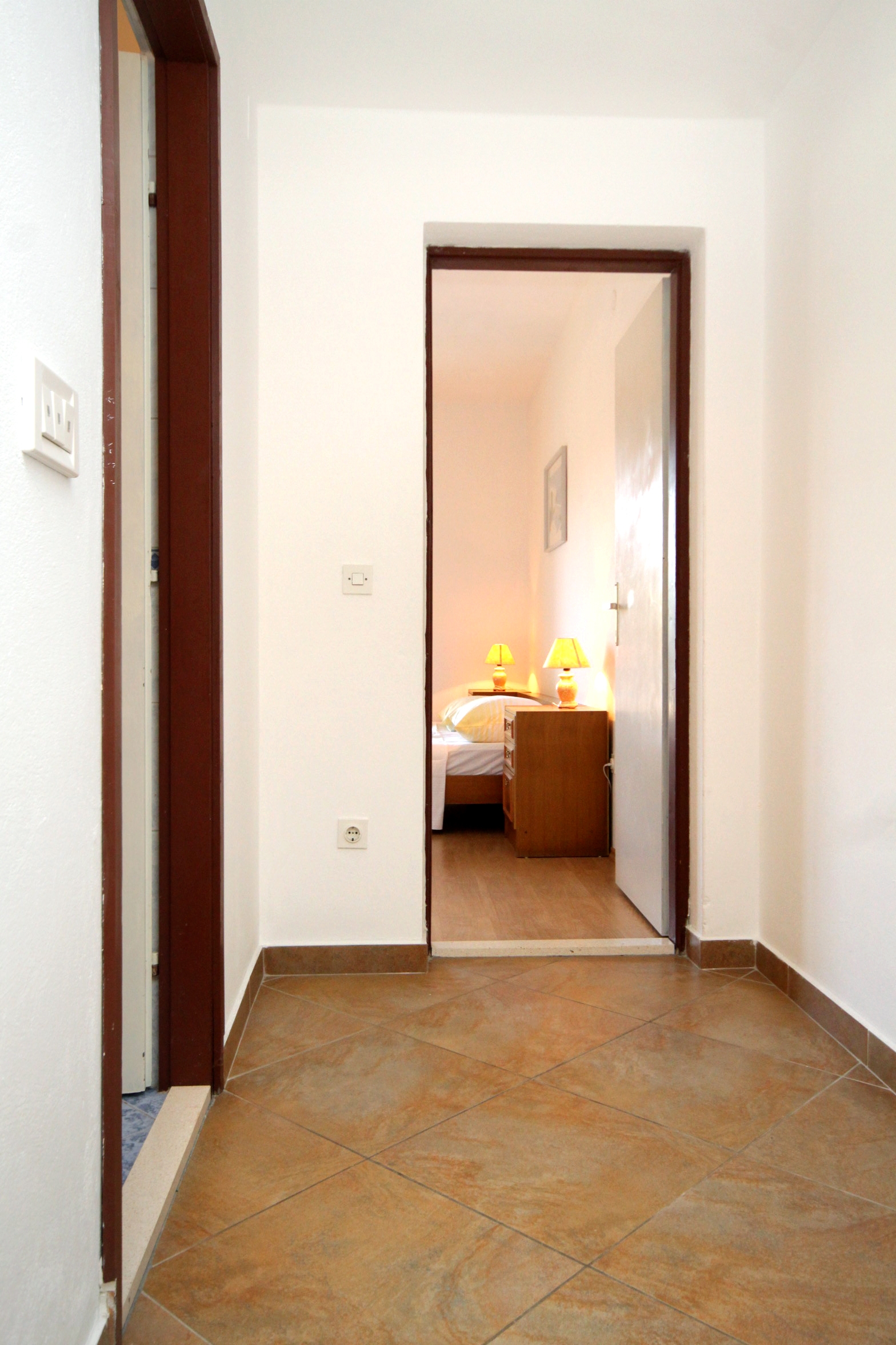 One bedroom apartment near beach Molunat, Dubrovnik  A-a