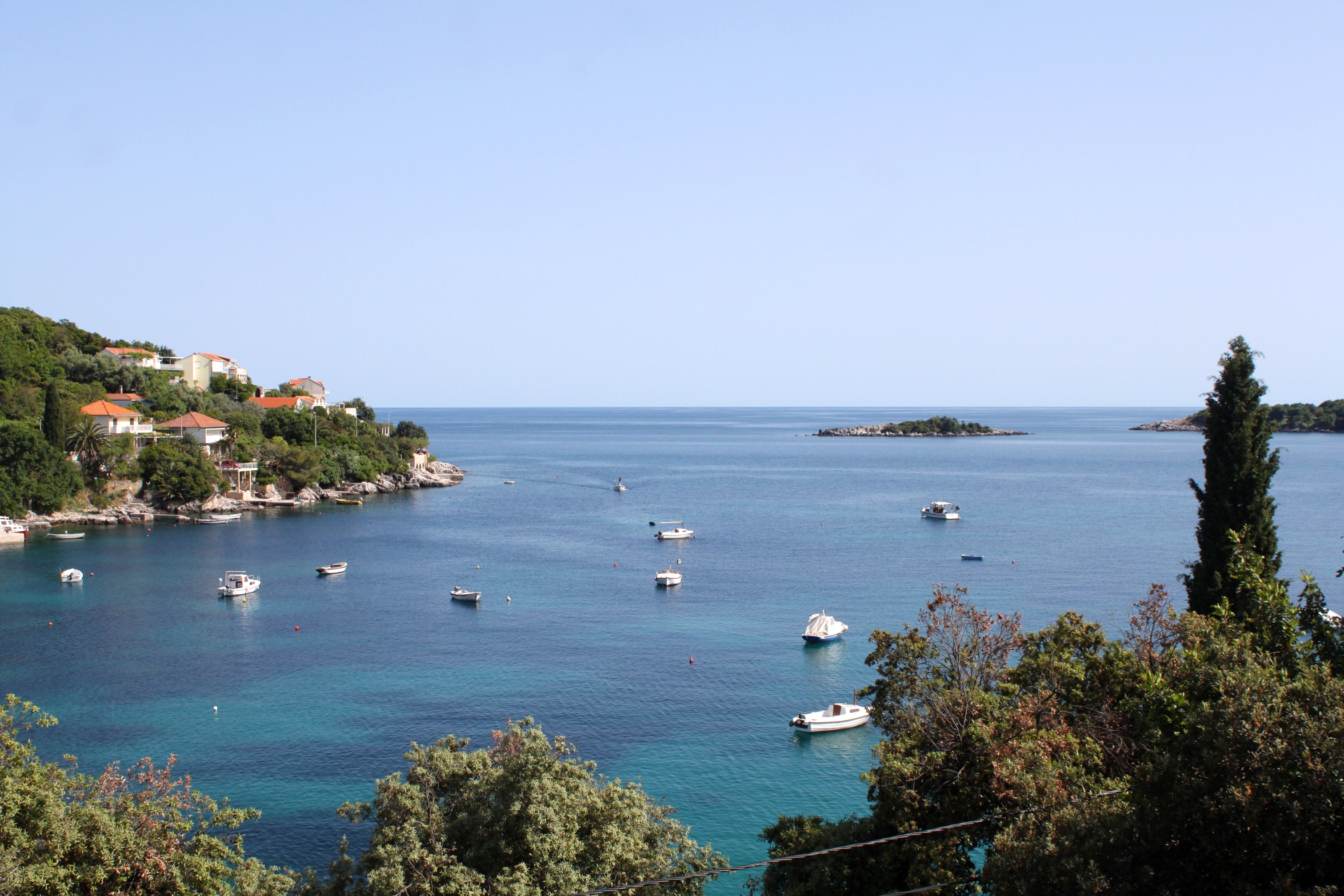 One bedroom apartment near beach Molunat, Dubrovnik  A-a