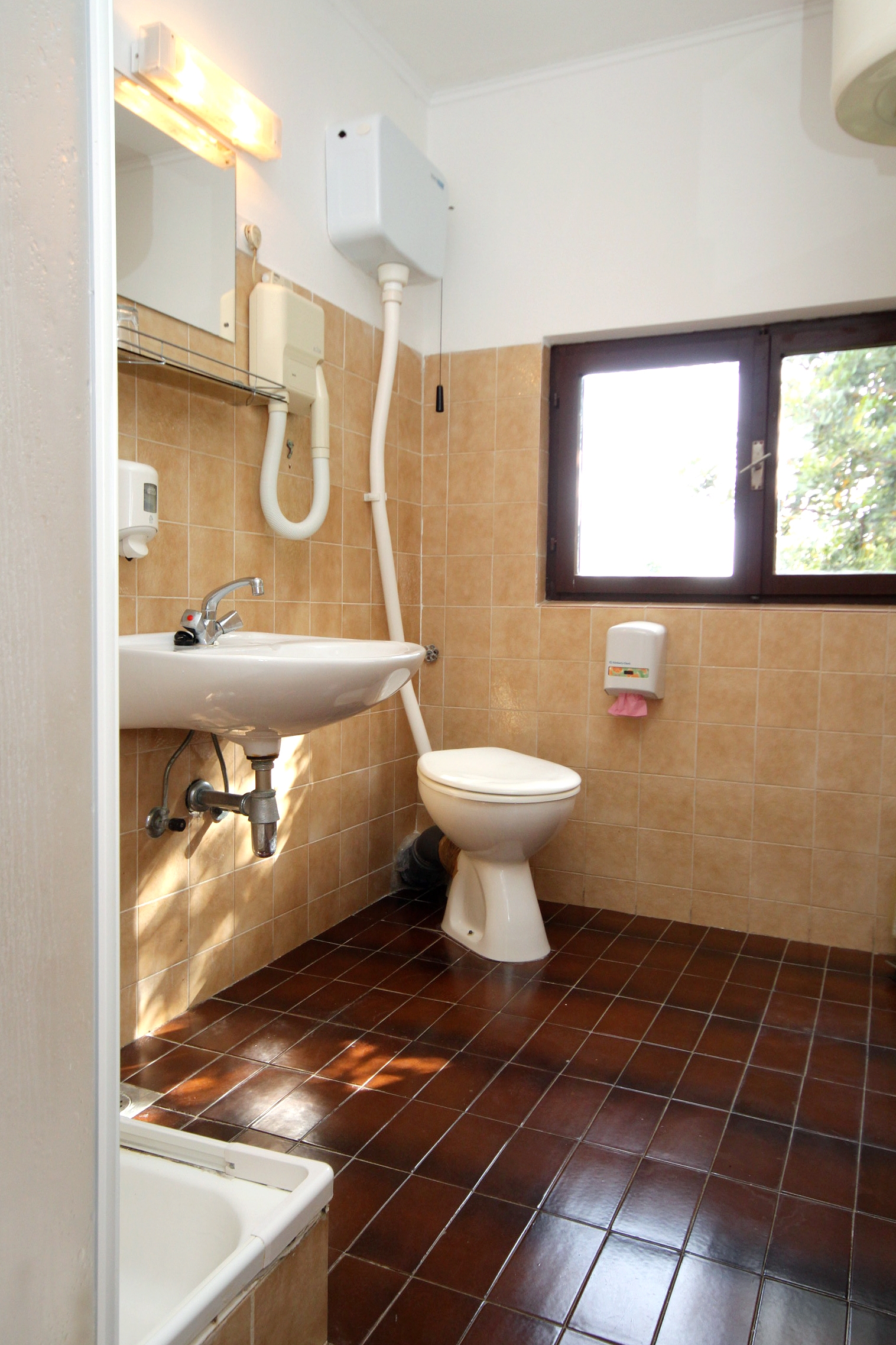 One bedroom apartment near beach Molunat, Dubrovnik  A-b